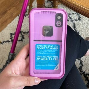 2 iPhone XR lifeproof cases